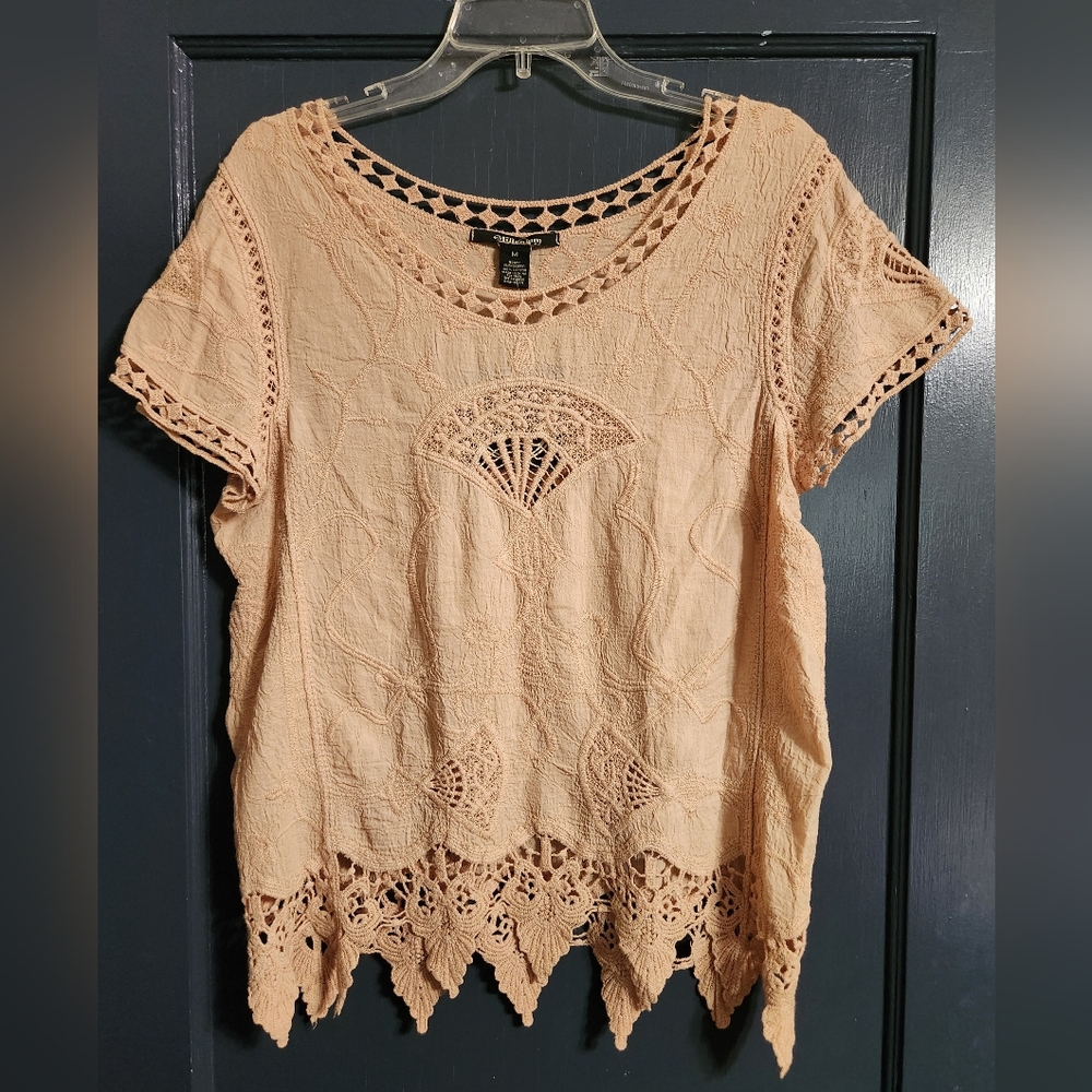 NWT Millenium Embroidered Crochet Trim Top Safari Tan M
